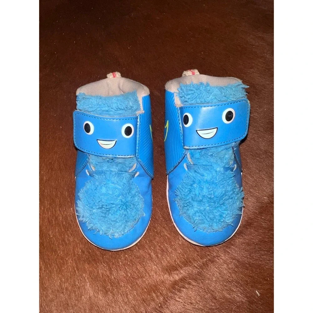 Nike fast and furry shoes 8c (USED)